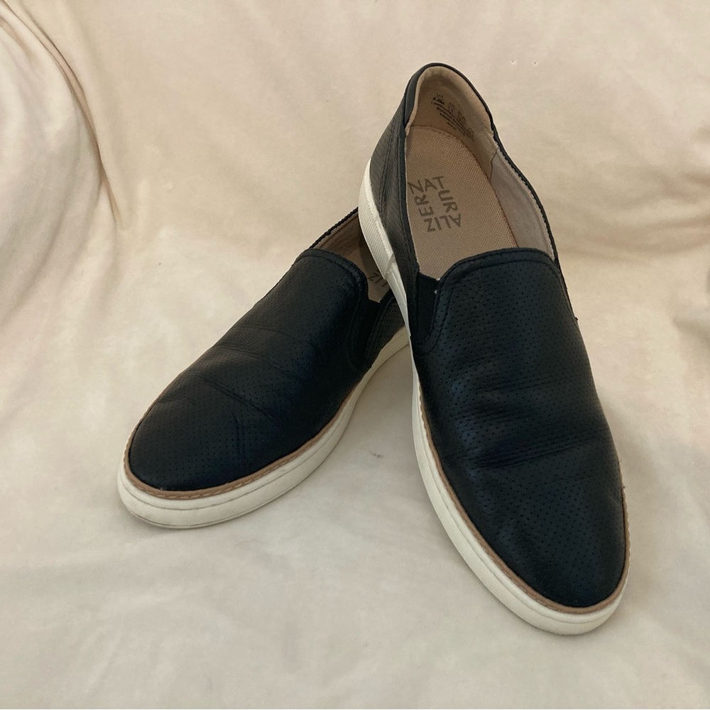 Naturalizer Black Flats Sleek Slip-On Shoes, size 8.5